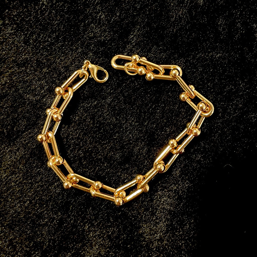 Minimalist chain gold bracelet